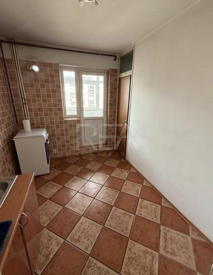2 camere, et 7/8, 51mp, bloc 1986- Lujerului