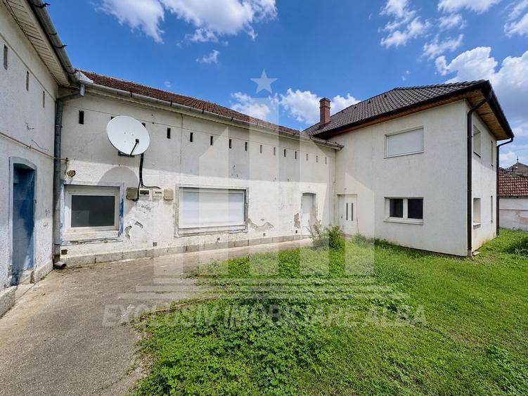 Casa individuala | Spatiu comercial | 306 mp | 415 mp teren | Maieri