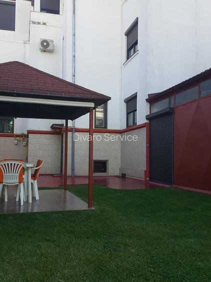 Vanzare vila zona Titulescu cu trei apartamente piscina garaj  gradina foisor - 15