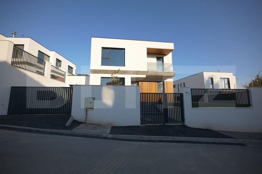 Vila Smart Home. Cu panouri solare, 4 dormitoare, birou si sauna.