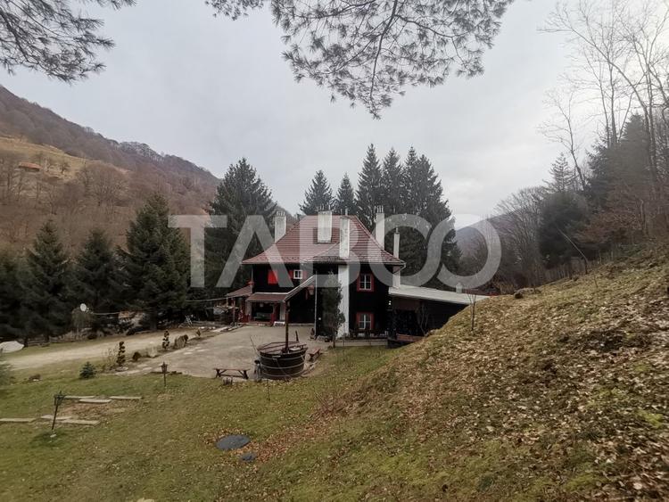 Pensiune de lux de vanzare in inima padurii langa Sibiu