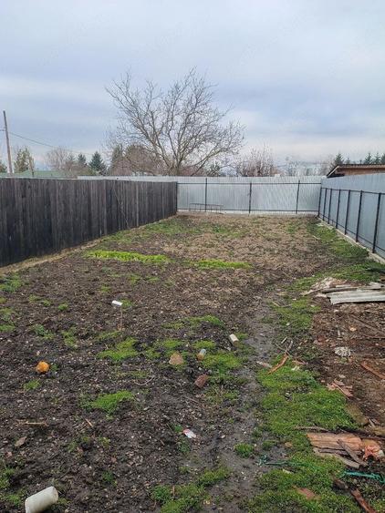 Vand casa cu 2 camere, 400 mp teren, Sebes