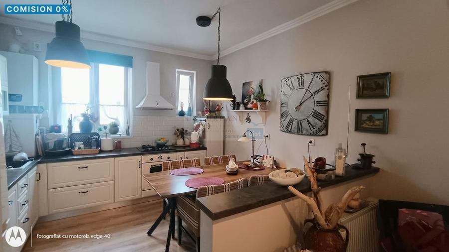 Apartament 3 camere ultracentral Oradea 75mp, curte, parcare si boxa