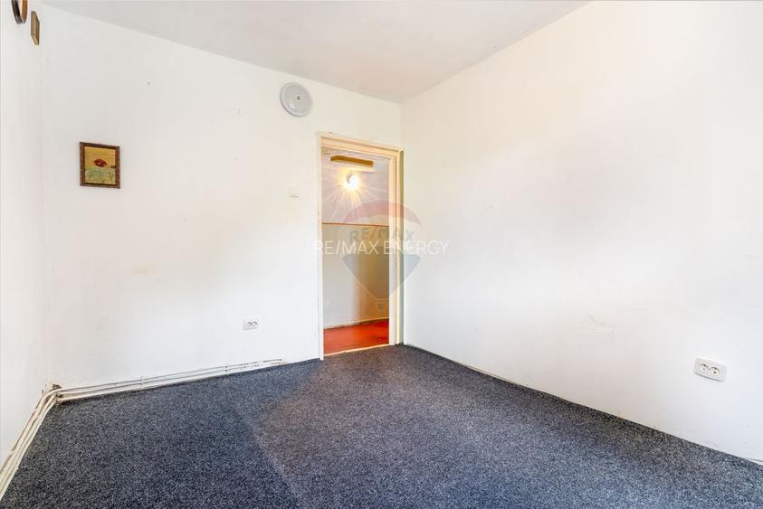 Apartament 3 camere,decomandat, renovabil.Str. Parâng nr.17|Comision 0 - 9