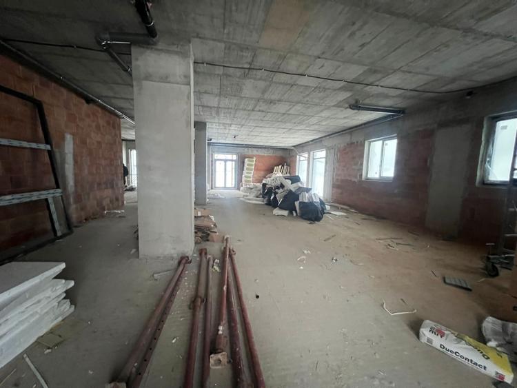 Spatiu comercial ,671 mp utili , intr-un nou ansamblu ANDREI MURESANU