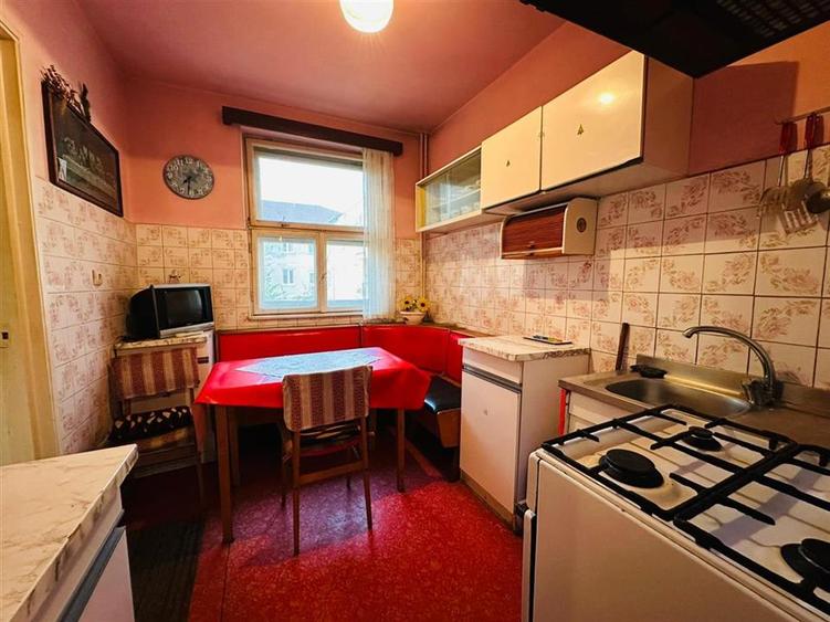 APARTAMENT 3 CAMERE, ETAJ 3, DECOMANDAT, ZONA ROGERIUS, STR TRANSILVANIEI