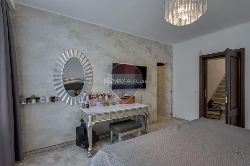 Vilă renovată P+1+M  | Foișor vitrat, grădină și jacuzzi - 21