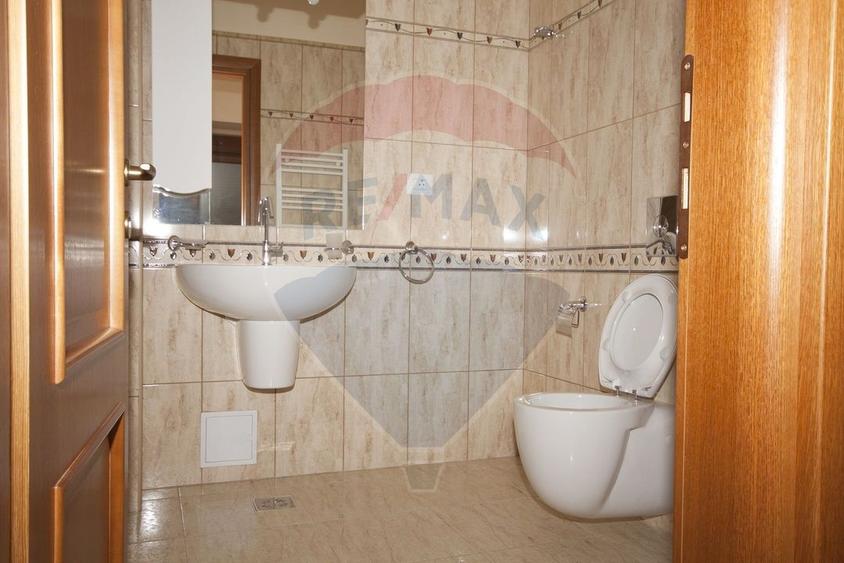 INCHIRIERE Apartament cu 3 camere in zona Aviatiei