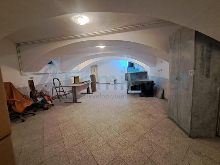 Spatiu comercial demisol de inchiriat, central, Oradea, Bihor