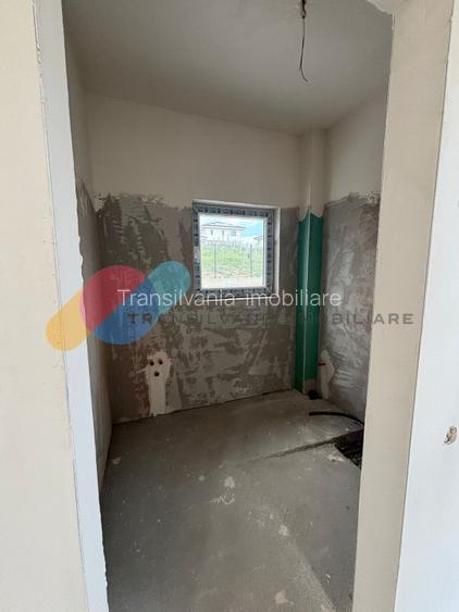 Duplex semifinisat, 120 mp utili, drum privat, zona Chinteni