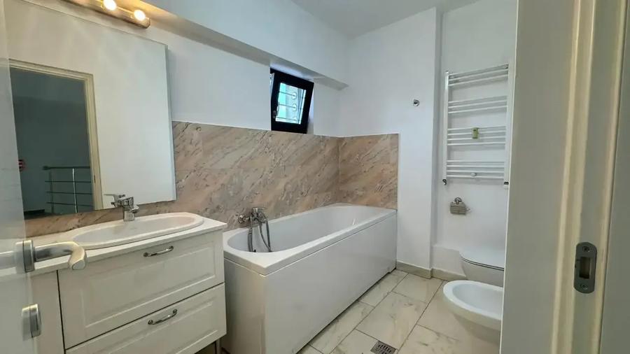 Duplex 4 camere Tribunalul București Nemobilat Renovat