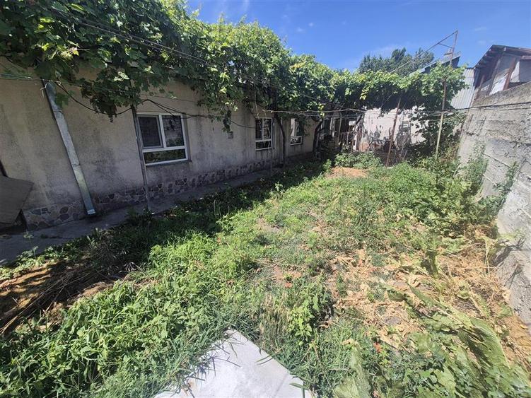 2 corpuri de casa cu teren 443 mp, deschidere 10 m, Kaufland - Dorobanti