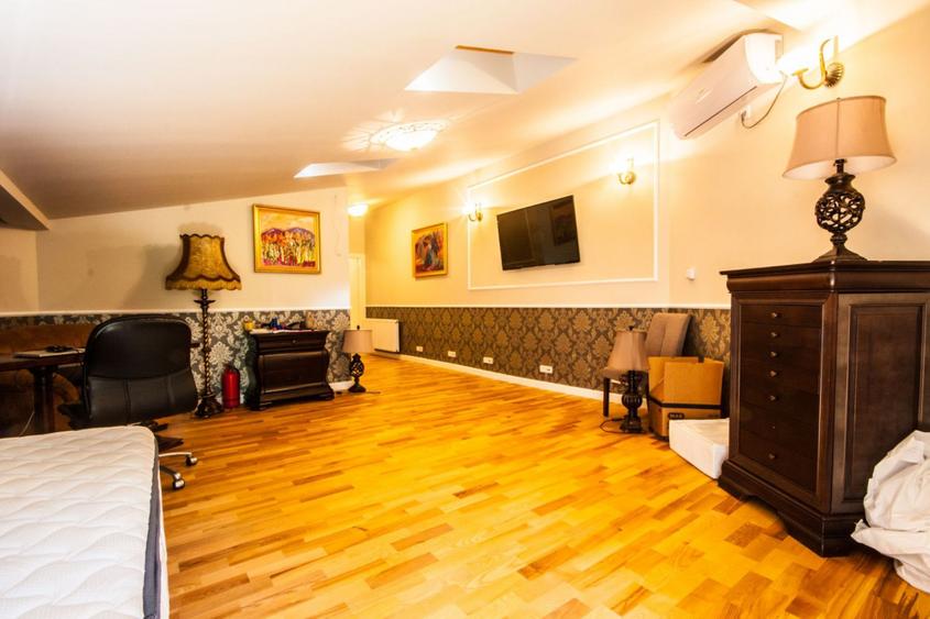 Apartament tip vila 295 mp utili, regim S+P+M, ideal birouri, clinica, avocatura