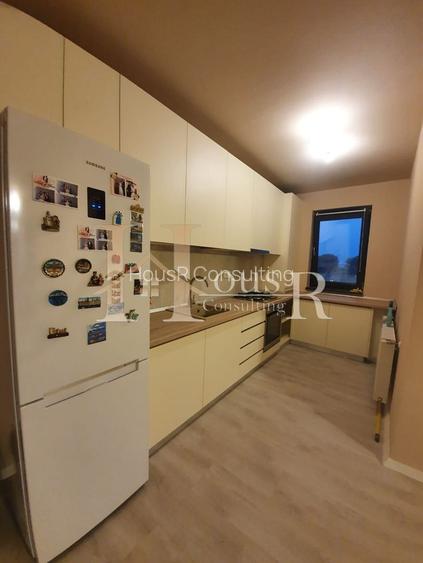 SPATIOS, 53 MP UTILI. LANGA BENZINARIA ESO. SPATIU DE DEPOZITARE IN POD.