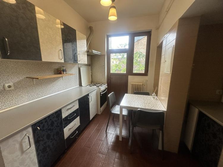 Apartament 2 camere, Calea Victoriei, etaj 1, bloc - lista 2, mobilat, (video)