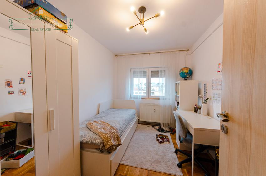 Apartament cu 5 camere si centrala proprie, zona Aurel Vlaicu, Arad