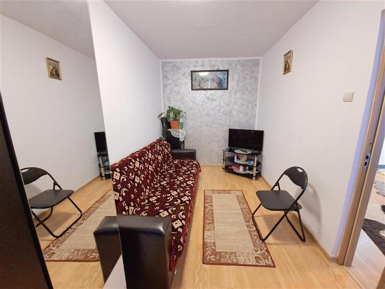 Apartament 3 camere, renovat, mobilat si utilat, zona Cora