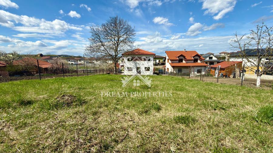 Casă individuală 4 camere, 3 bai, teren 694 mp, zona Criseni Dezmir