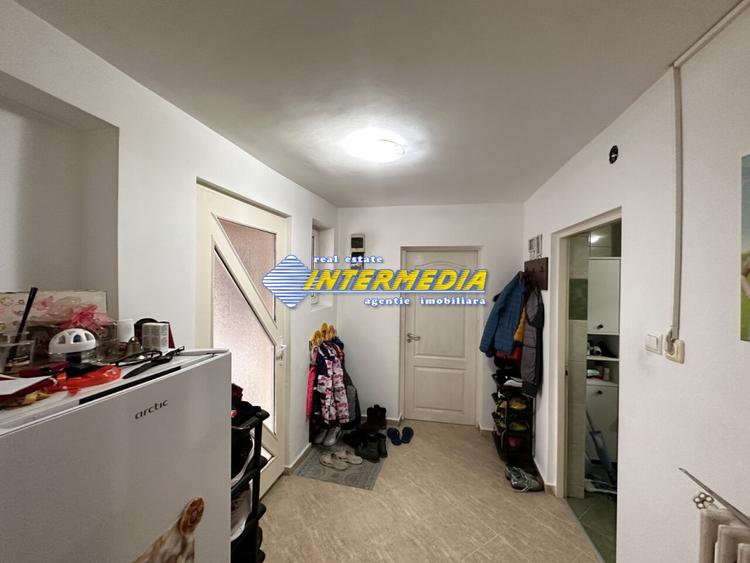 Casa cu 3 camere in Cetate la asfalt cu 1176 mp Teren