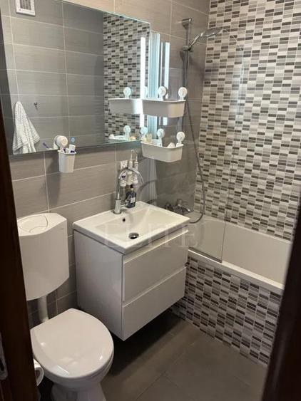 Apartament 3 camere în zona STRAZII DONAT