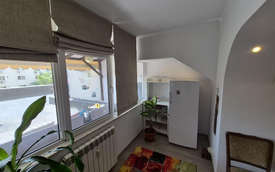 Pța Alba Iulia 3camere +terasă mare