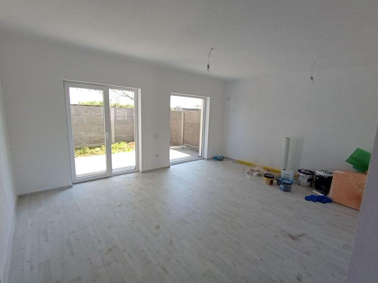 Sanandrei Duplex pe parter, Finalaziat, Buc Mobilata