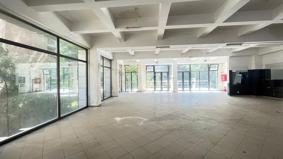 Centru comercial  Premiun / 2960mp // Giurgiu