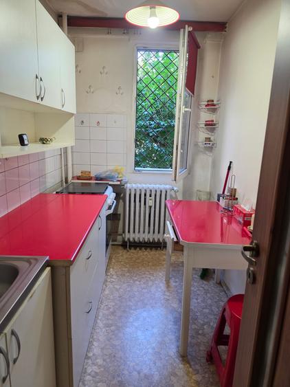 Colentina, intersectie Fundeni, bloc reabilitat, stradal, vedere fata