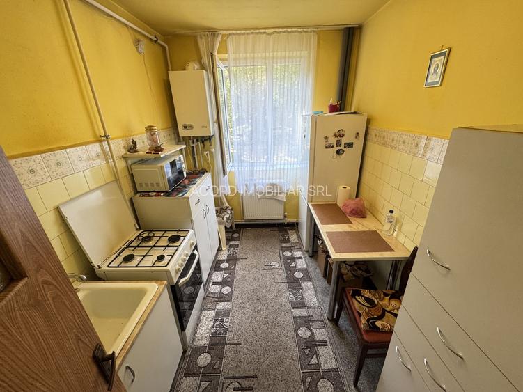 Apartament 3 camere zona Tomis Nord - Brotacei cu Centrala la Etajul 1 - 6