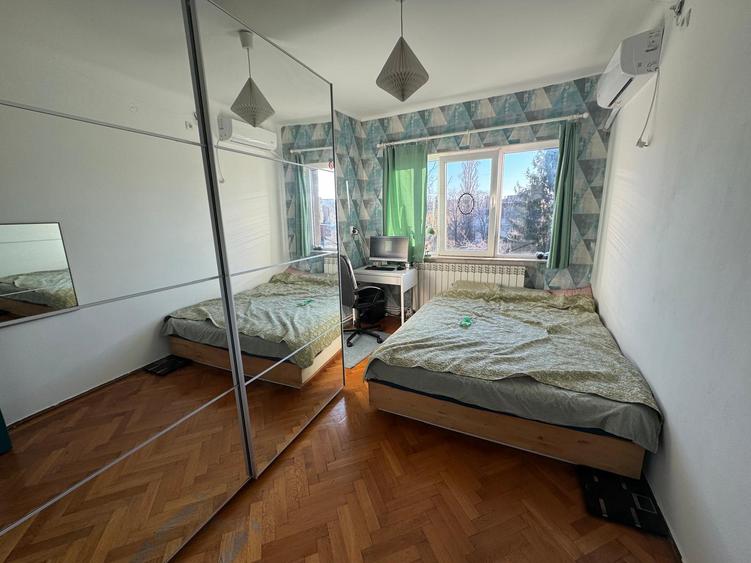 Vanzare apartament trei camere mobilat/utilat renovat Cotroceni metrou Opera