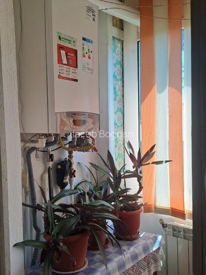Vând apartament cu 2 camere ultracentral  - 3