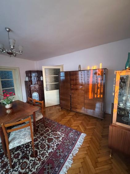 Casă 3 camere + 40 ari teren, zonă centrală Târgu Lăpuș