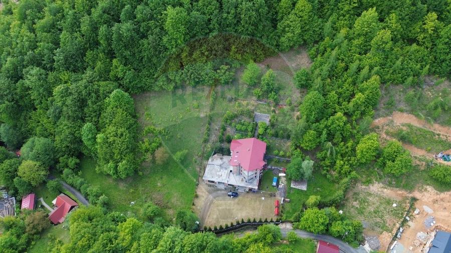 Ocazie!!! Hotel / Pensiune cu 20 camere de vânzare în zona Firiza
