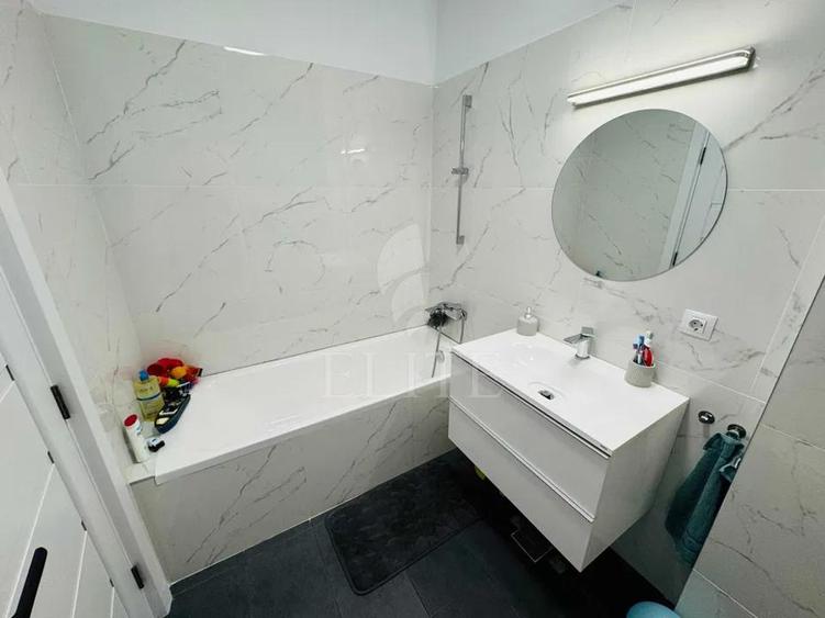 Apartament 4 camere în zona COMPLEX IRIS