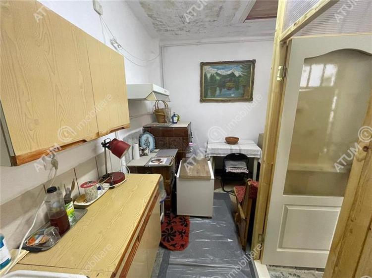 Apartament 2 camere balcon garaj curte libera zona ultracentrala Sibiu
