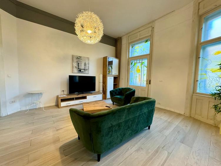 De închiriat ap cu 4 camere în zona centrală, disponibil din 10 OCTOMBRIE
