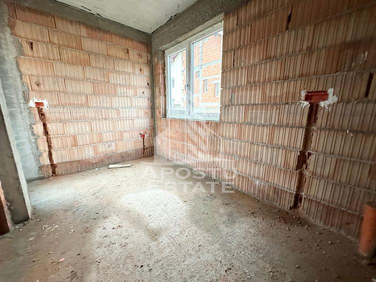 Duplex despartit prin baie si hol cu 3 dormitoare si dressing in Giroc