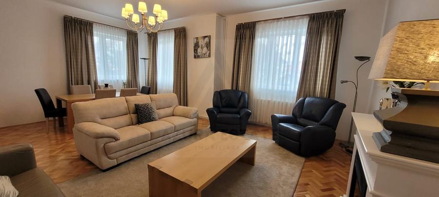 Casa duplex 4 camere 140 mp utili curte 150 mp zona Parcul Sub Arini