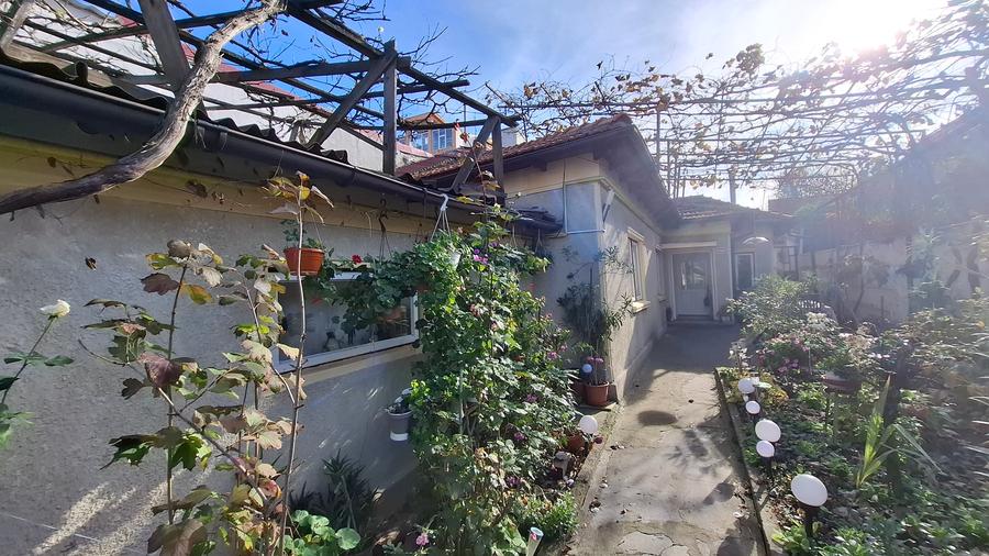 Casa 3 camere - constructie mixta + teren 200 mp (deschidere 8 ml )