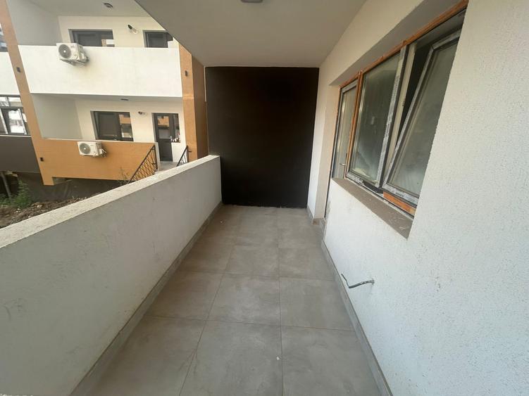 Apartament 3 camere decomandat, 35mp curte proprie, metrou Berceni