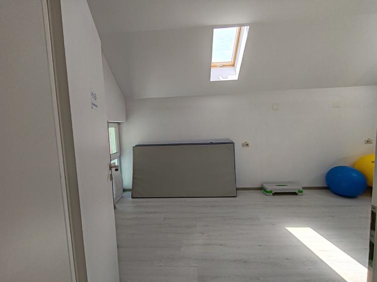 Apartament 3 camere pretabil sediu firma, spatiu comercial zona Str. Lunga