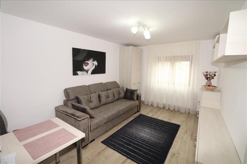 Garsoniera renovata si mobilata zona Big Marelbo