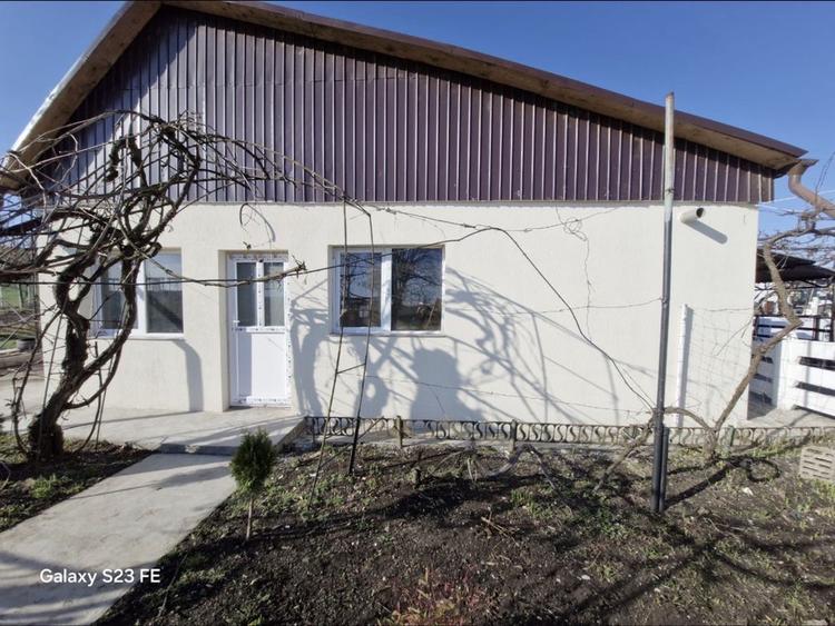 Teren 43884 mp intravilan, 4 hale 6000 mp, nod autostrada, Bogata