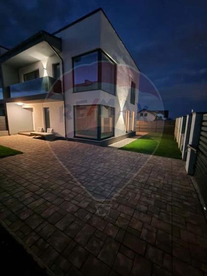 Vila premium de închiriat în Râșnov