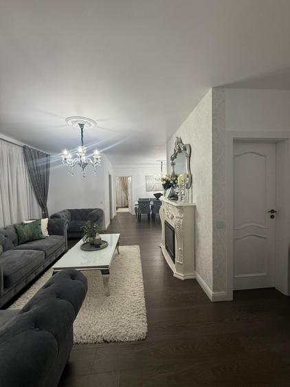 Apartament cu 3 camere, 80 mp, parcare, zona AMETYST