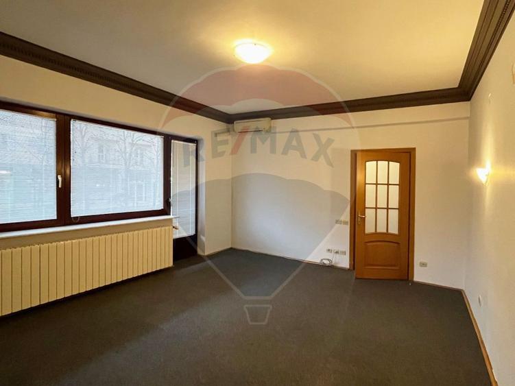 Apartament / Birou, 4 camere, Floreasca - Dorobanti, 163 mp + curte