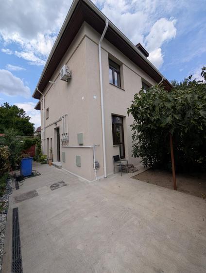Apartament 5 camere | Barbu Văcărescu | Nemobilat | Centrală | Loc de parcare