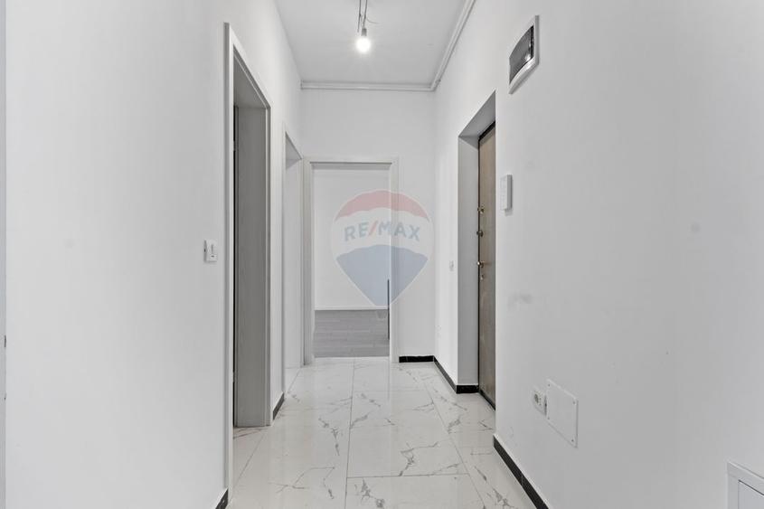 Apartament cu 3 camere de vânzare și parcare, bloc nou, zona Giroc