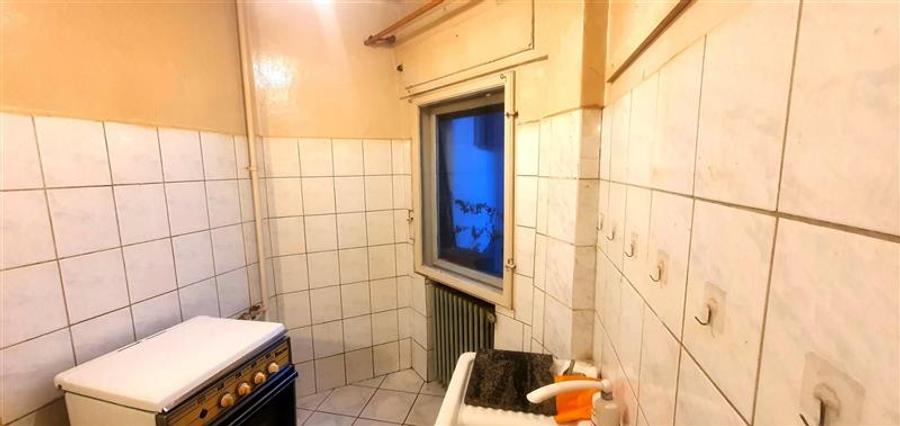 Apartament 3 camere Piata Sfanta Vineri