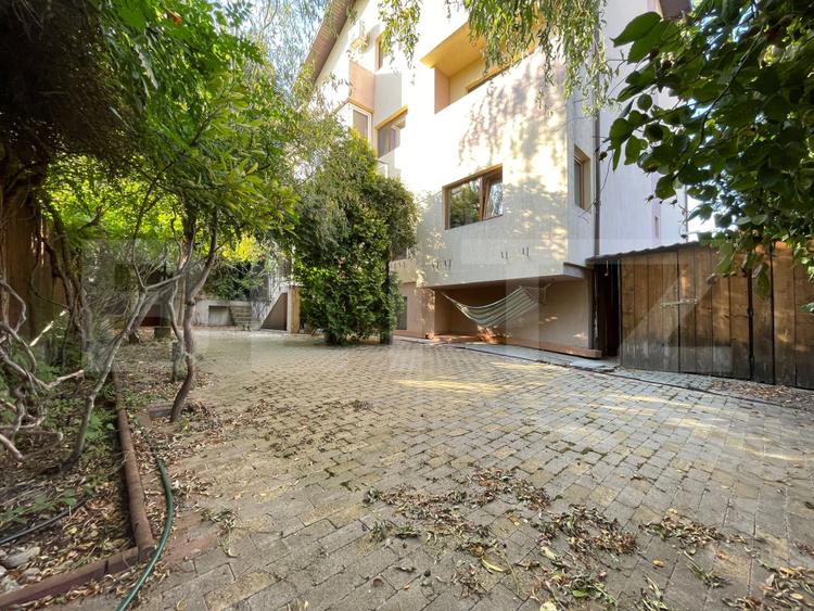 Apartament 5 camere, 135 mp, terasa 250 mp, zona Visani